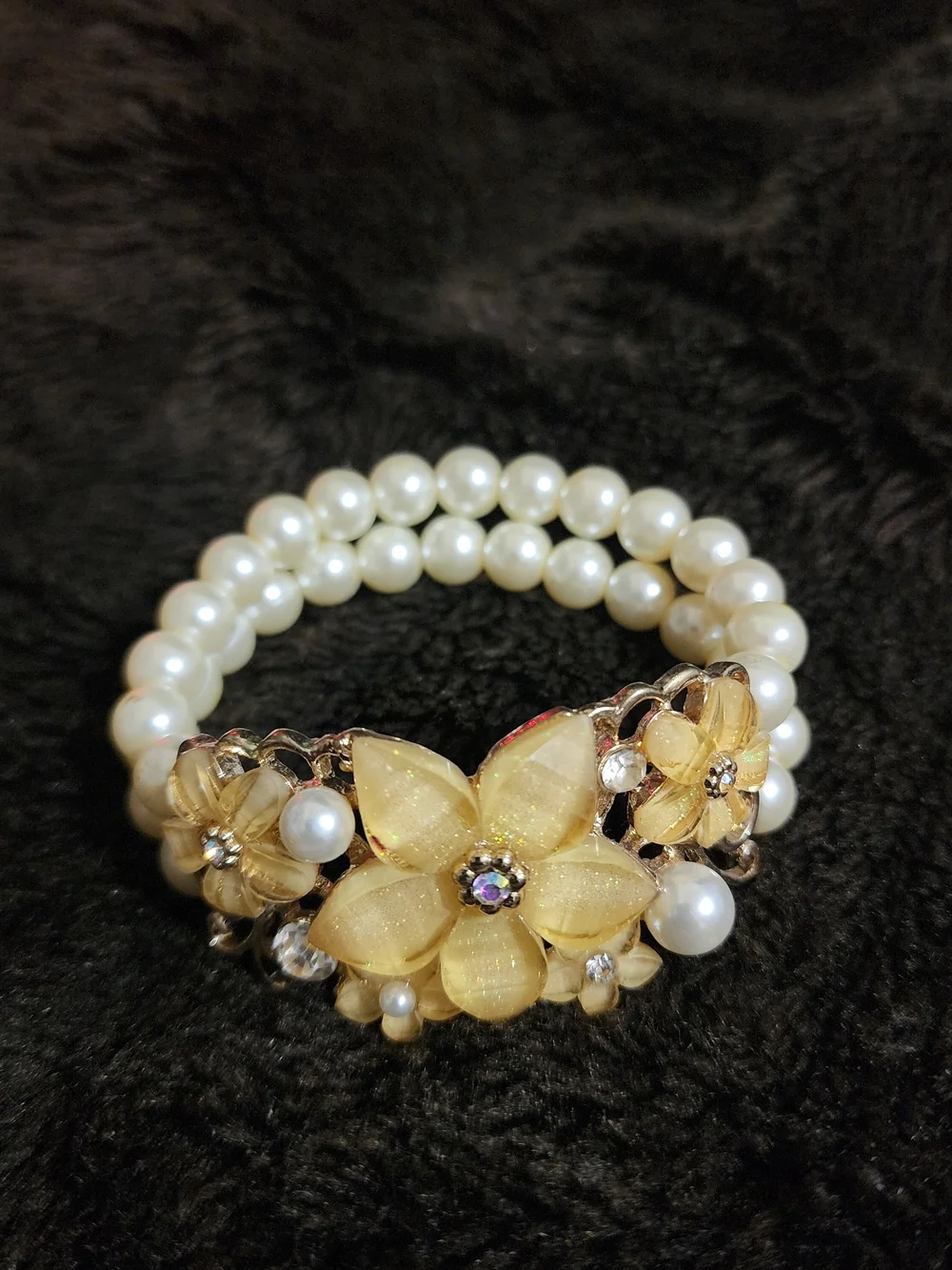 The Unbranded Brand delicate gold